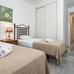 Lovely And Spacious 3-Bedroom Apartment, 150M Walk To The Beach