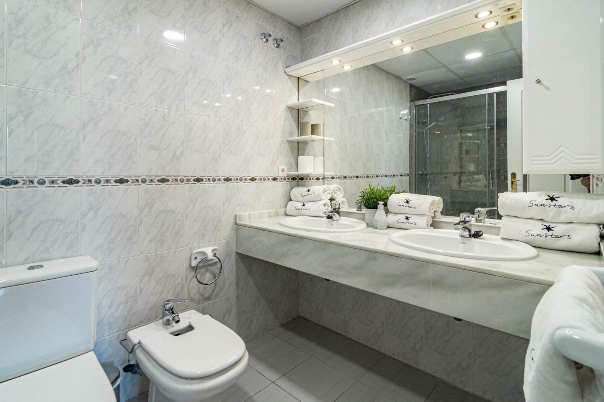 Lovely And Spacious 3-bedroom Apartment, 150m Walk To The