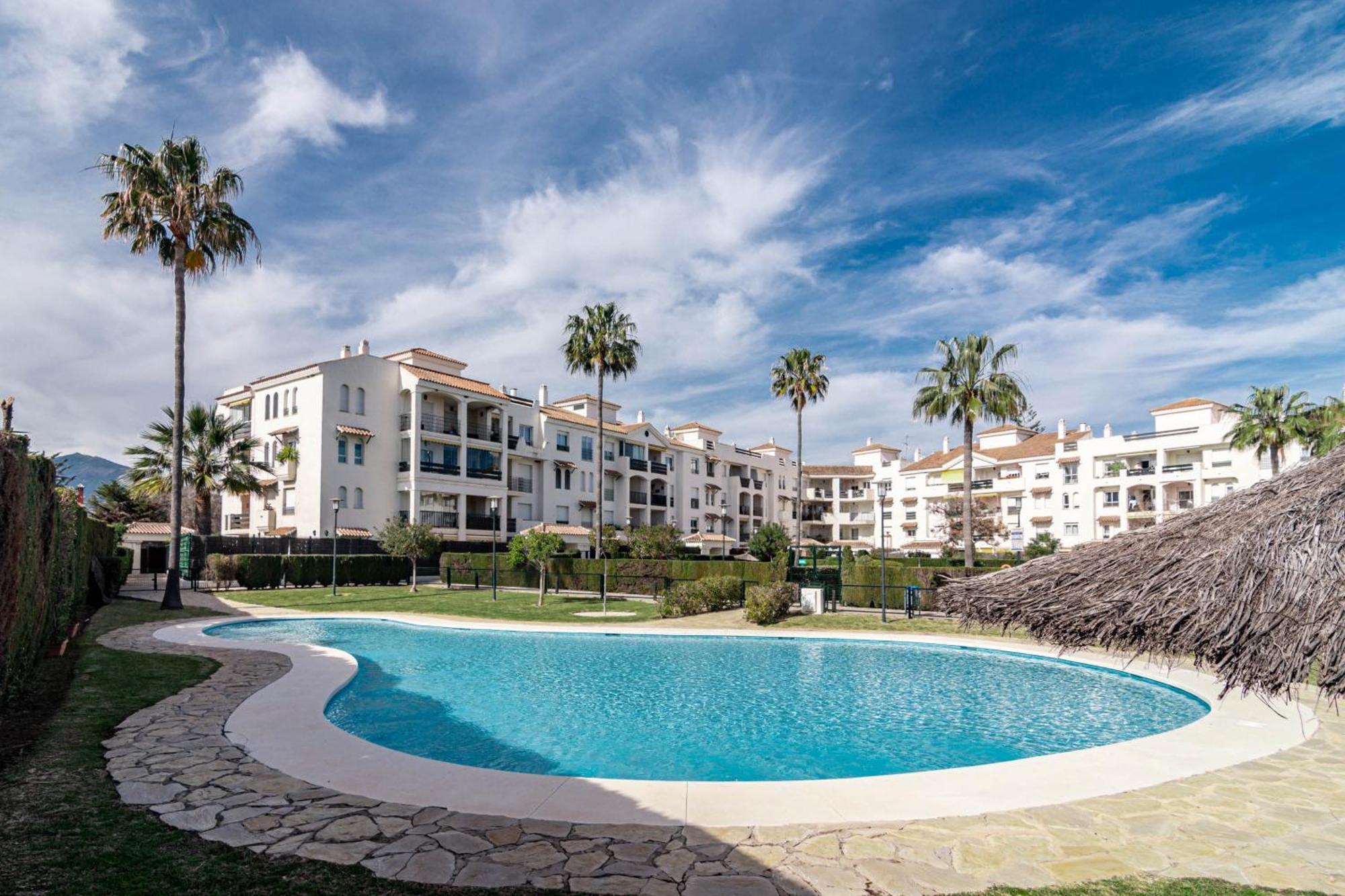 Lovely And Spacious 3-bedroom Apartment, 150m Walk To The
