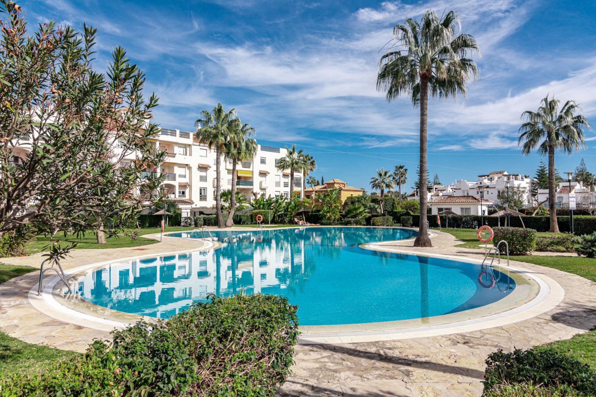 Lovely And Spacious 3-bedroom Apartment, 150m Walk To The